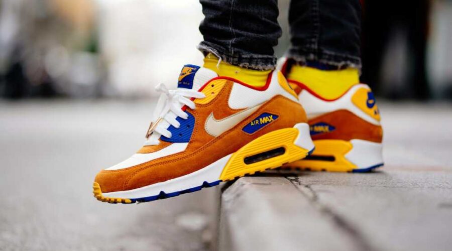 How to Choose the Right Shoes for Changing Weather