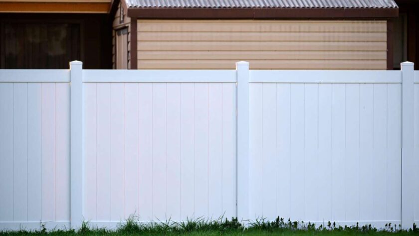 types and trends of backyard fence
